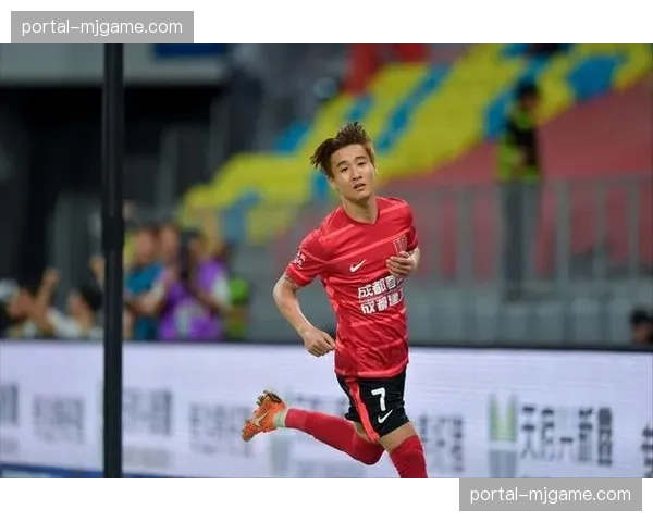 【2026年4月中超联赛·人物·专访韦世豪接受专访,谈加盟成都蓉城后的适应与目标 【2026年4月中超联赛·人物·专访韦世豪接受专访,谈加盟成都蓉城后的适应与目标